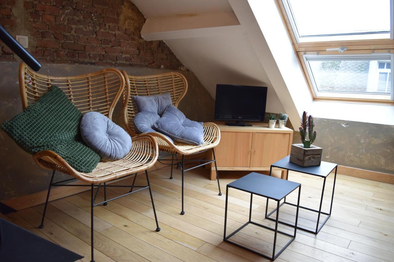 Le Patio Belle Maison En Plein Centre Ville, Avec Grande Terrasse Au Calme バストーニュ エクステリア 写真