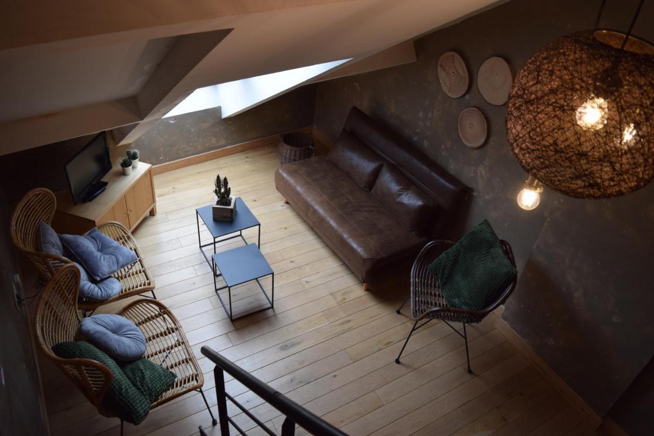 Le Patio Belle Maison En Plein Centre Ville, Avec Grande Terrasse Au Calme バストーニュ エクステリア 写真