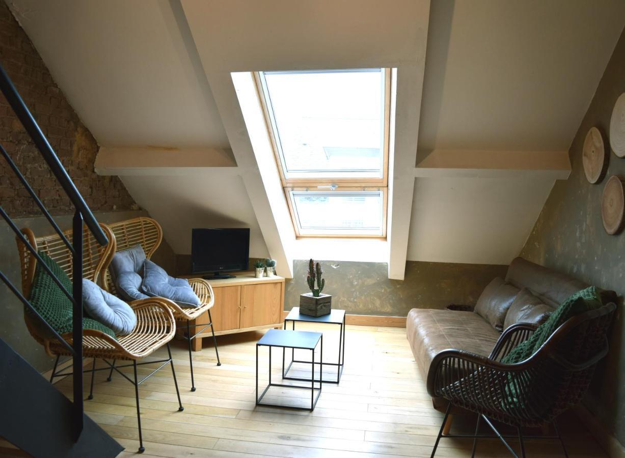 Le Patio Belle Maison En Plein Centre Ville, Avec Grande Terrasse Au Calme バストーニュ エクステリア 写真