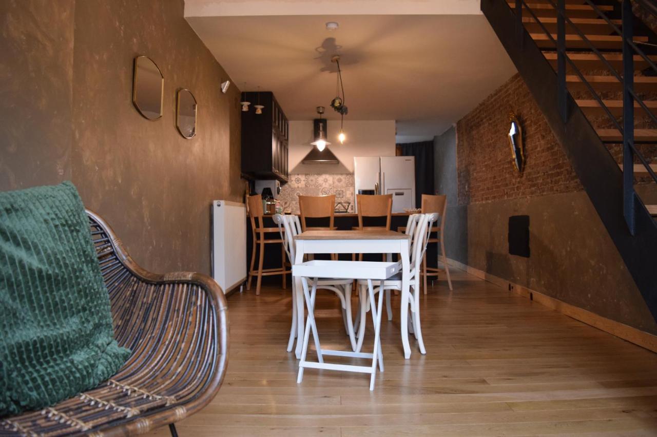 Le Patio Belle Maison En Plein Centre Ville, Avec Grande Terrasse Au Calme バストーニュ エクステリア 写真
